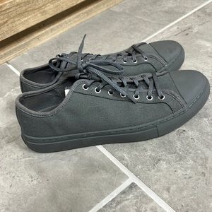 Nothing New sustainable sneaker